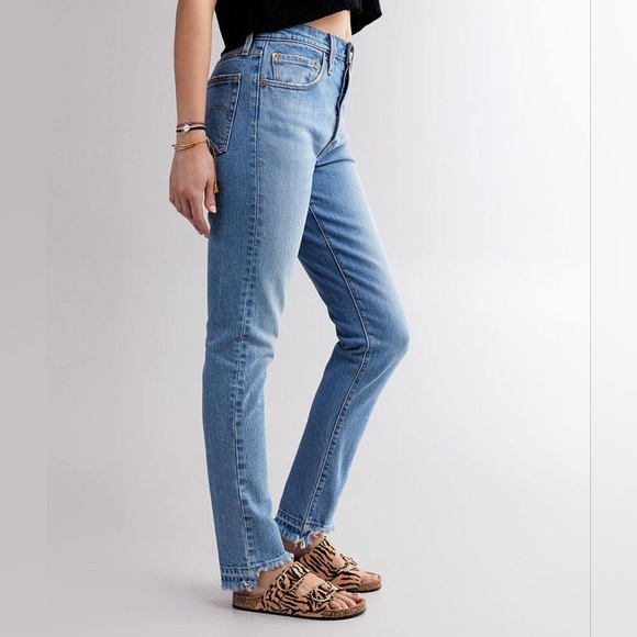 LEVI'S 501 Premium Nibbled Hem High Rise Jeans - Picture 10 of 13